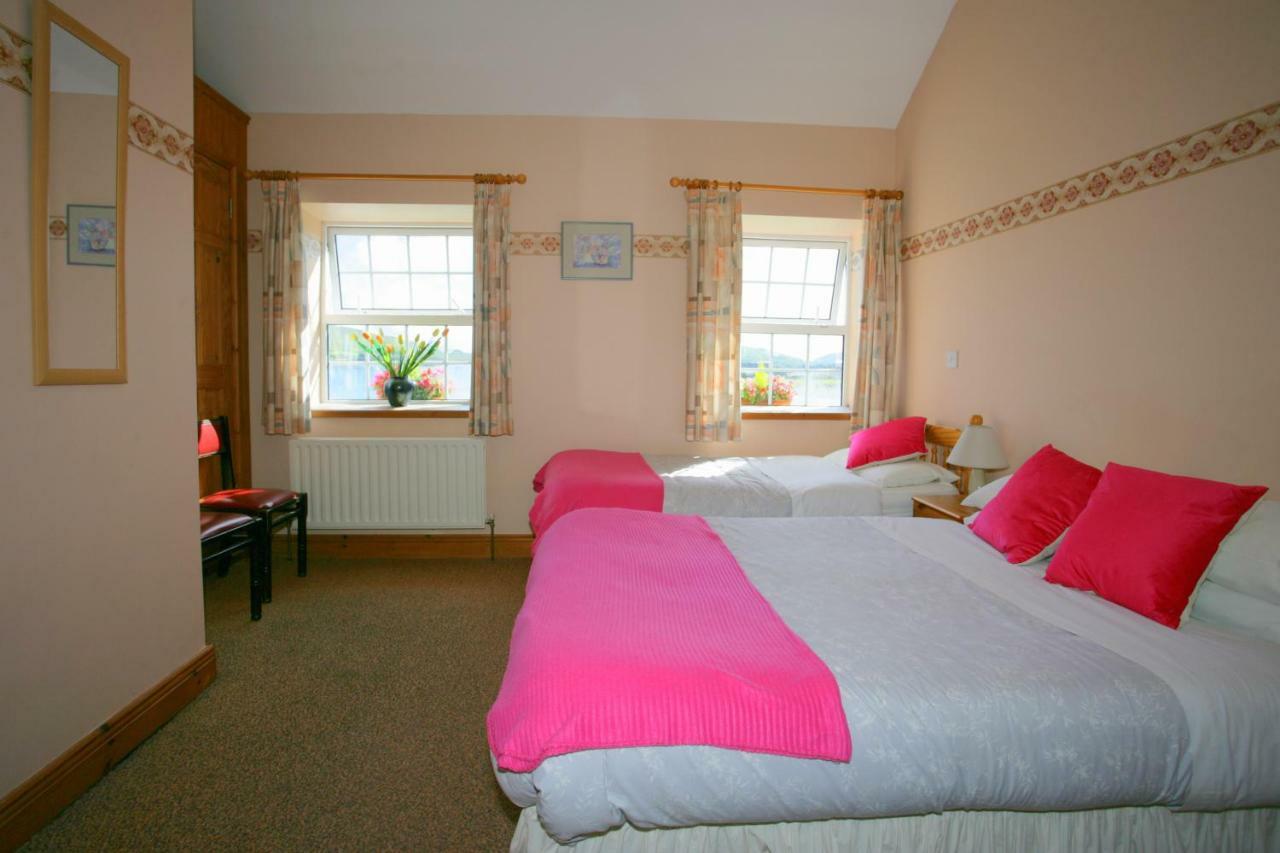 Cottage Heights B&B Каслтаунбер Экстерьер фото